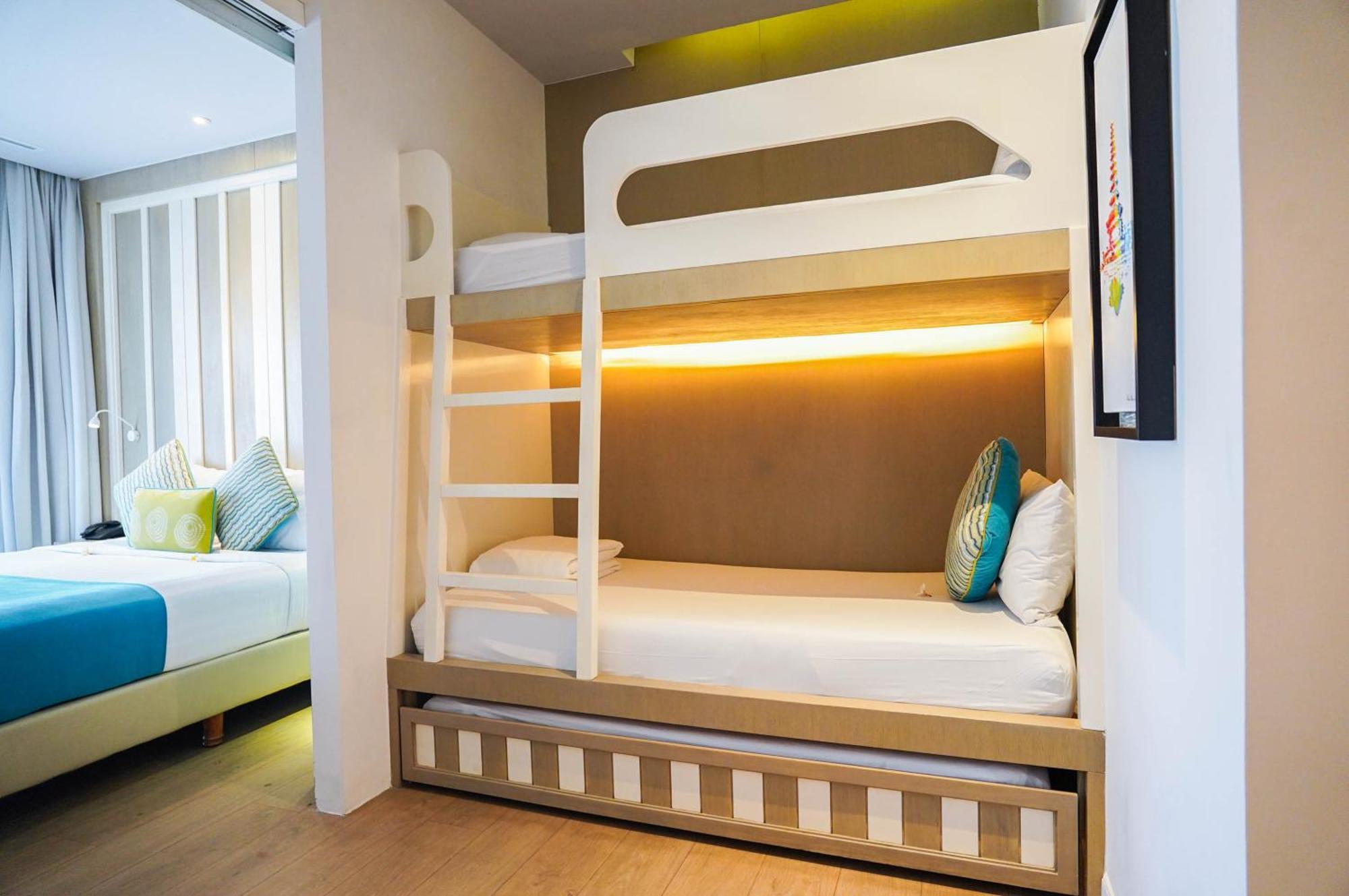 Grand Mirage Resort & Thalasso Bali Nusa Dua  Dış mekan fotoğraf Bunk beds in a hotel room