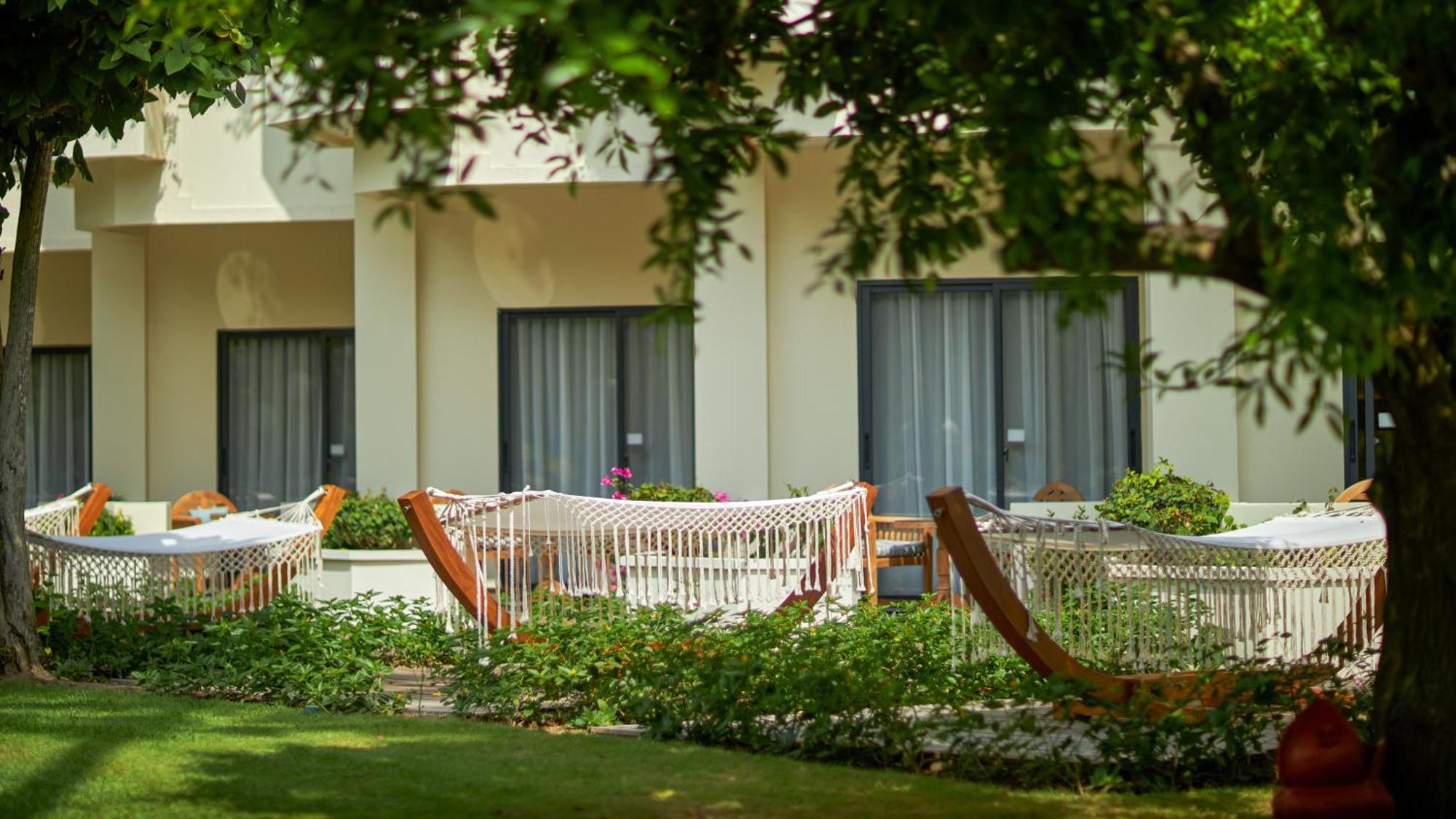 Grand Mirage Resort & Thalasso Bali Nusa Dua  Dış mekan fotoğraf The hotel's garden