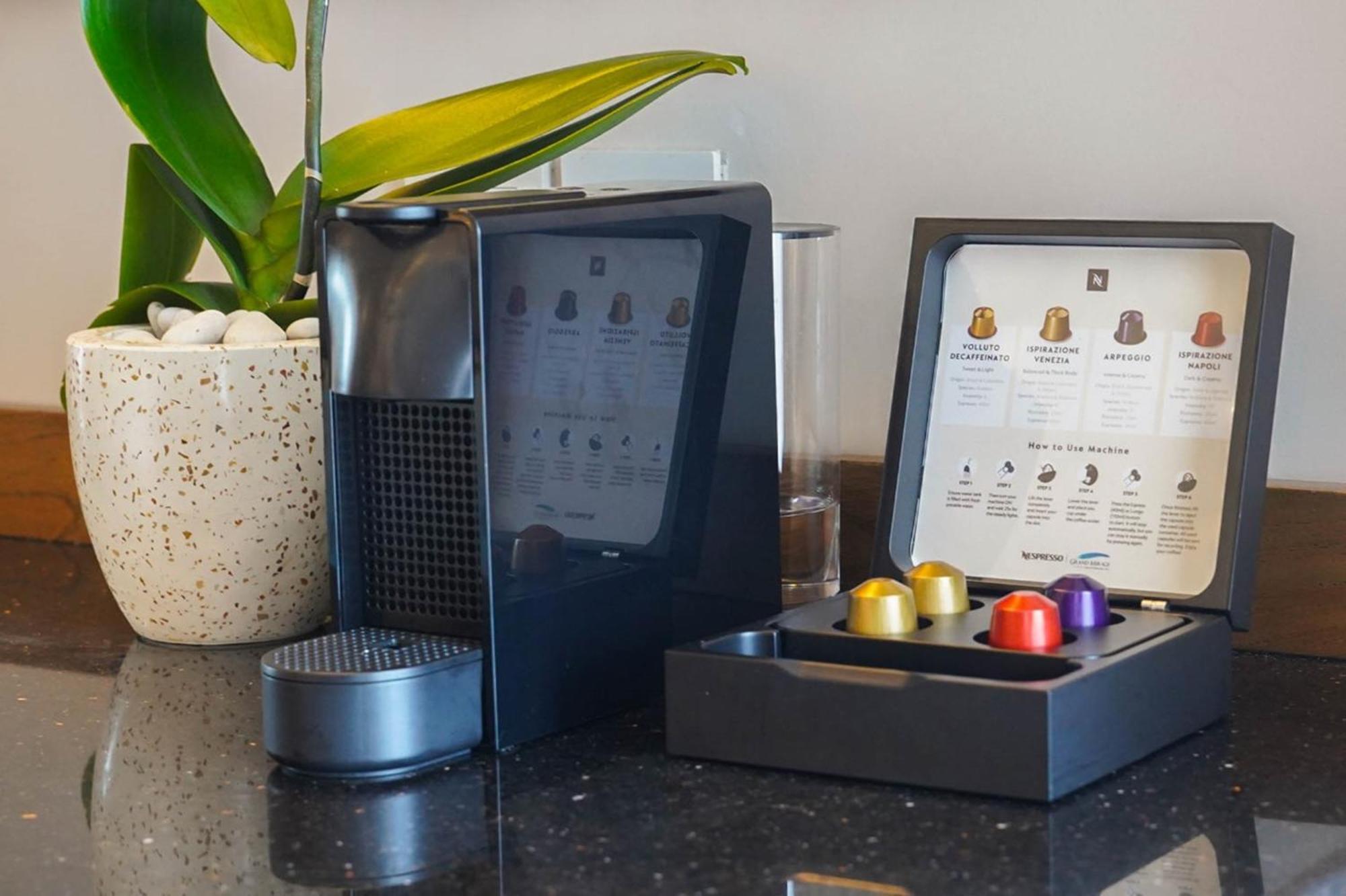 Grand Mirage Resort & Thalasso Bali Nusa Dua  Dış mekan fotoğraf A Nespresso coffee machine